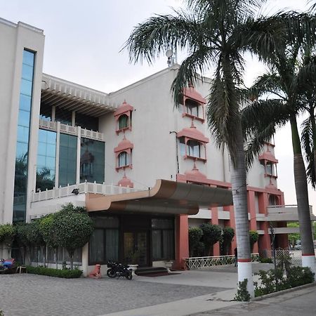 Jabali Palace Hotel Jabalpur Eksteriør billede