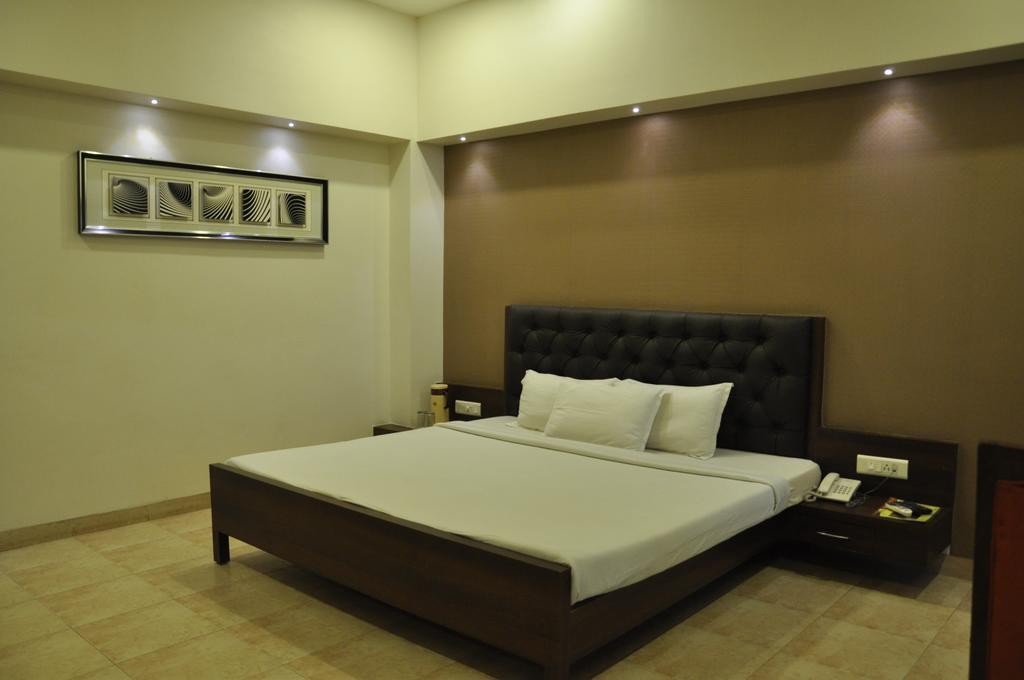 Jabali Palace Hotel Jabalpur Eksteriør billede