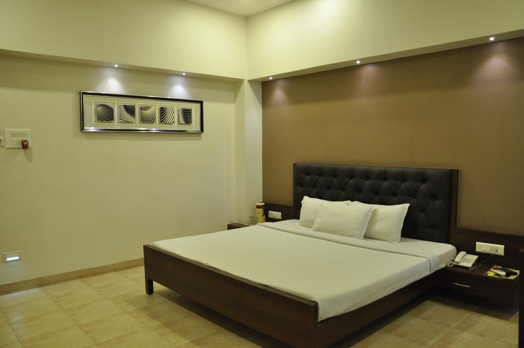 Jabali Palace Hotel Jabalpur Eksteriør billede