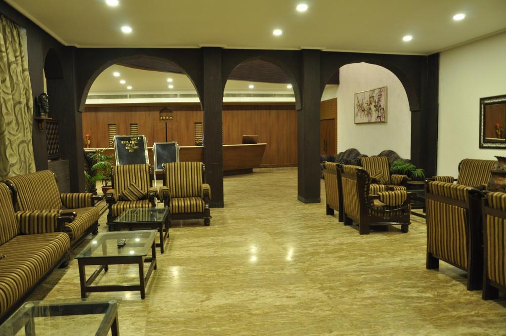 Jabali Palace Hotel Jabalpur Eksteriør billede