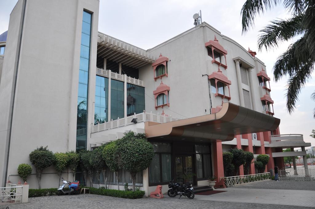 Jabali Palace Hotel Jabalpur Eksteriør billede