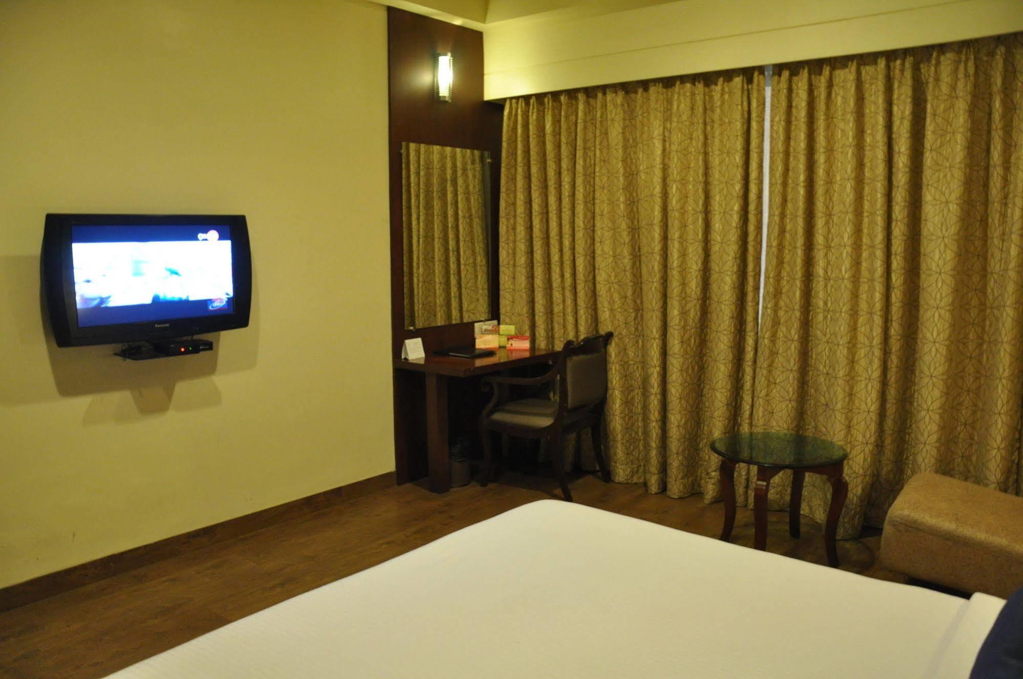 Jabali Palace Hotel Jabalpur Eksteriør billede