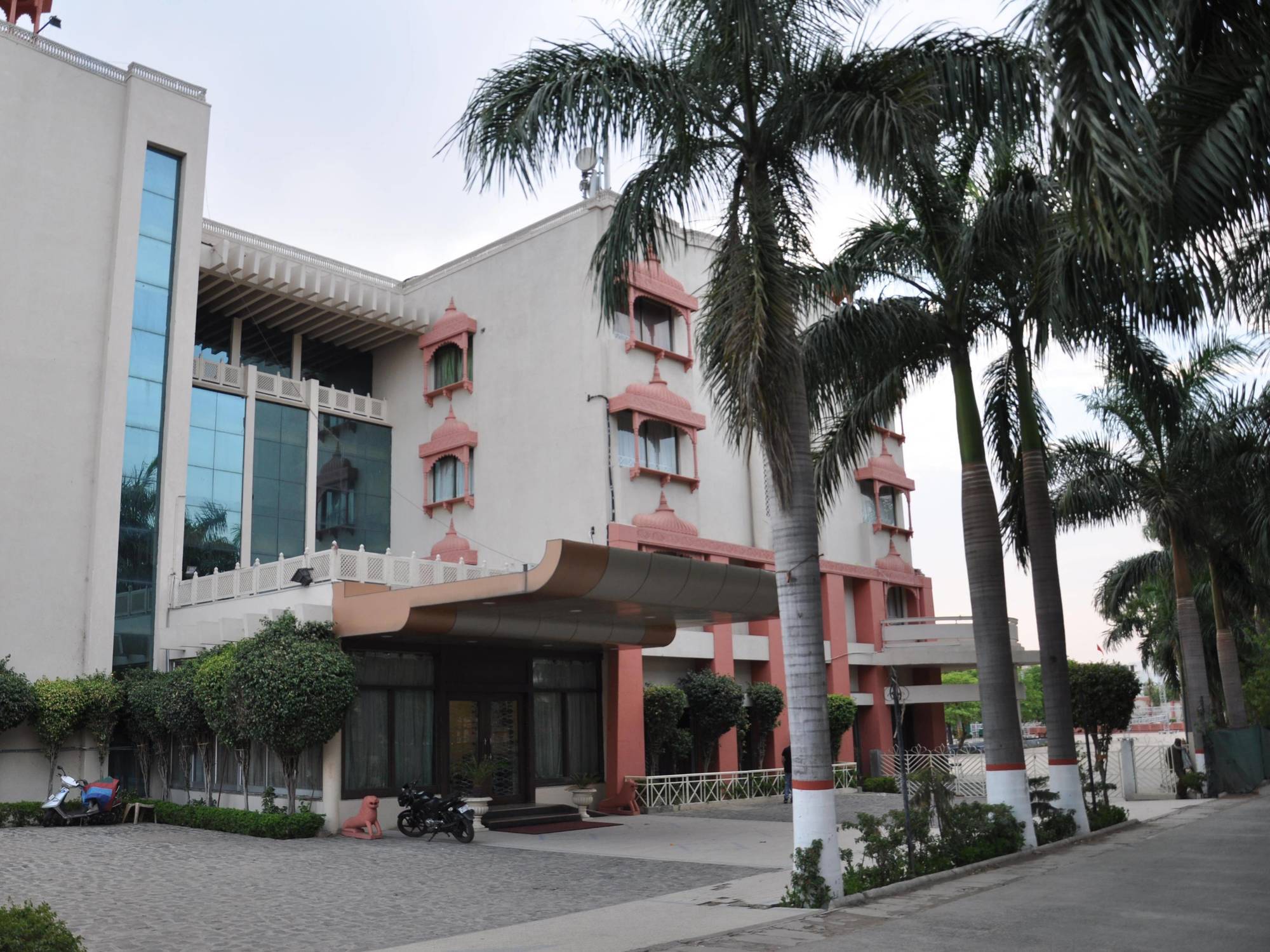 Jabali Palace Hotel Jabalpur Eksteriør billede